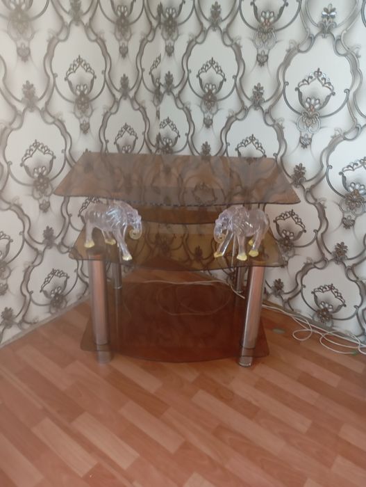 Продам журнальный столик.