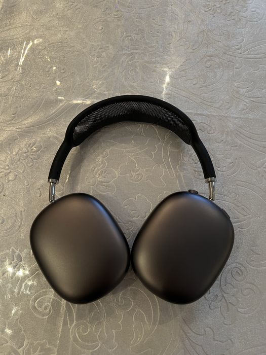 Наушники Apple AirPods Max черный
