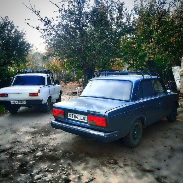 Mashina holati yaxshi faqat minish kerak hamma narsasi joida