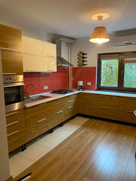 Închiriez apartament Brâncoveanu cu loc de parcare