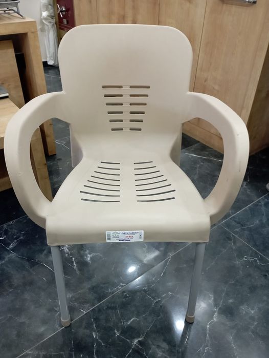 Vand scaune si mese terasa