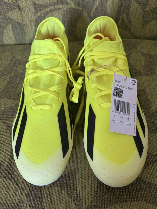 Нови футболни обувки Adidas X Crazyfast League.