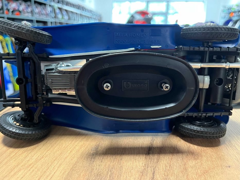 BBURAGO колекционерски модел ALFA ROMEO SPYDER  1932г.  1:18