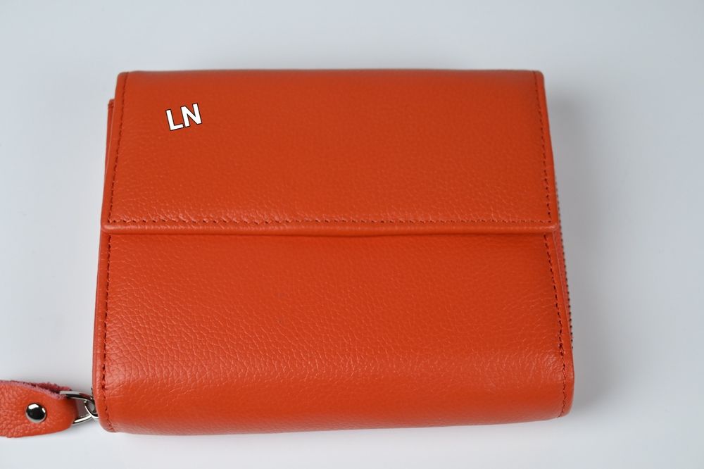 Дамско портмоне от естествена кожа