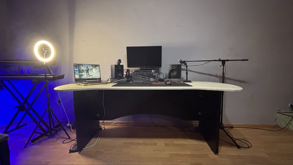 Компьютерный / офисный стол