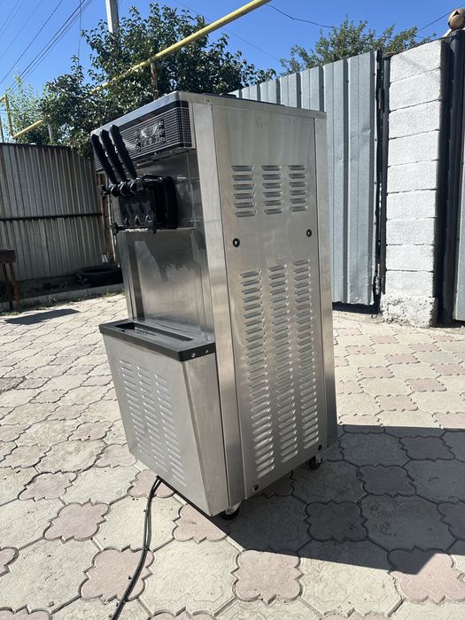 Продам мороженое аппарат и холодильник