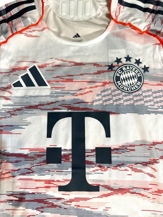 Tricou de Fotbal Bayern Munchen 25/26 Away ( Player Version )
