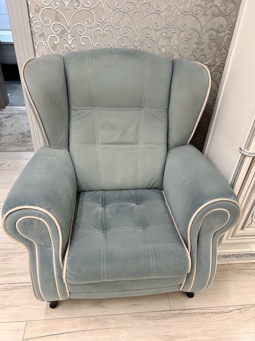 Продам диван с креслом