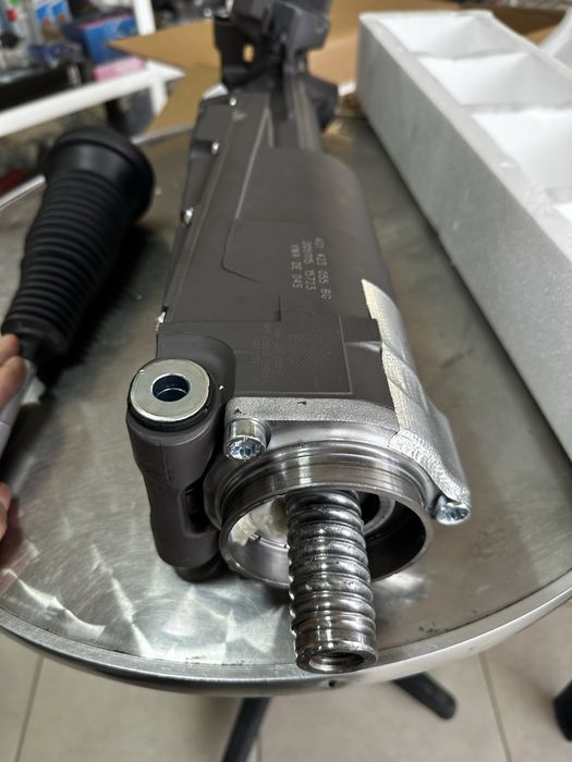 Електрическа рейка НОВА  ГАРАНЦИЯ Q7 Q8 Cayenne lll. 15. 4M0.909.144E.