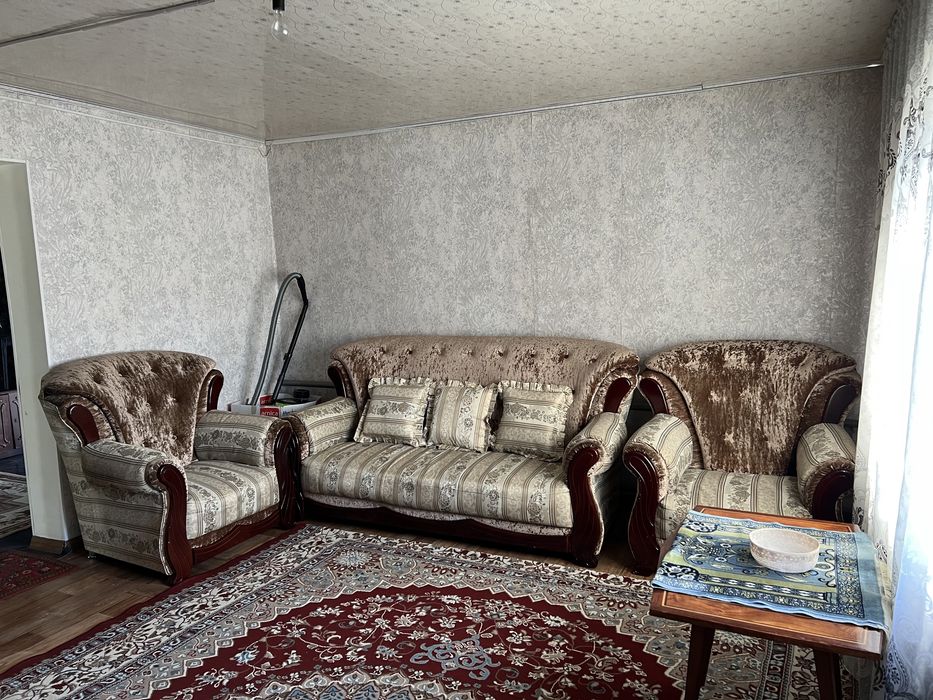 Продам диван в хорошем состоянии