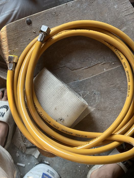 Газовый шланг для поделчючение плитки