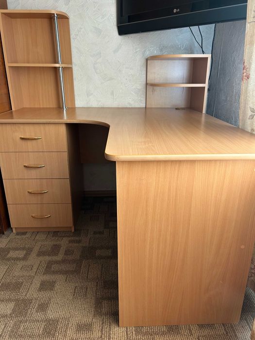 Ученический стол.