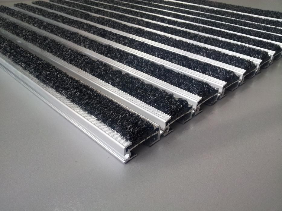 Входни изтривалки лого килими