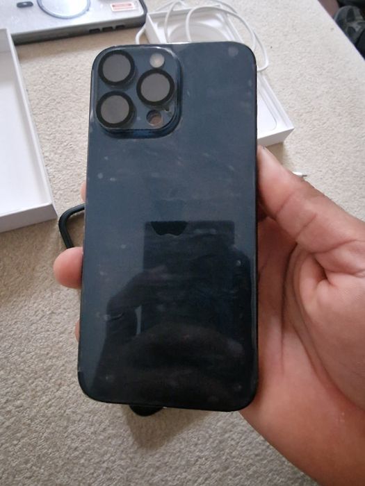 Iphone 15 pro max. Condition 10/10 Rom 256GB Factory unlocked  Bettery health 88 Tempered Glass on screen back and came