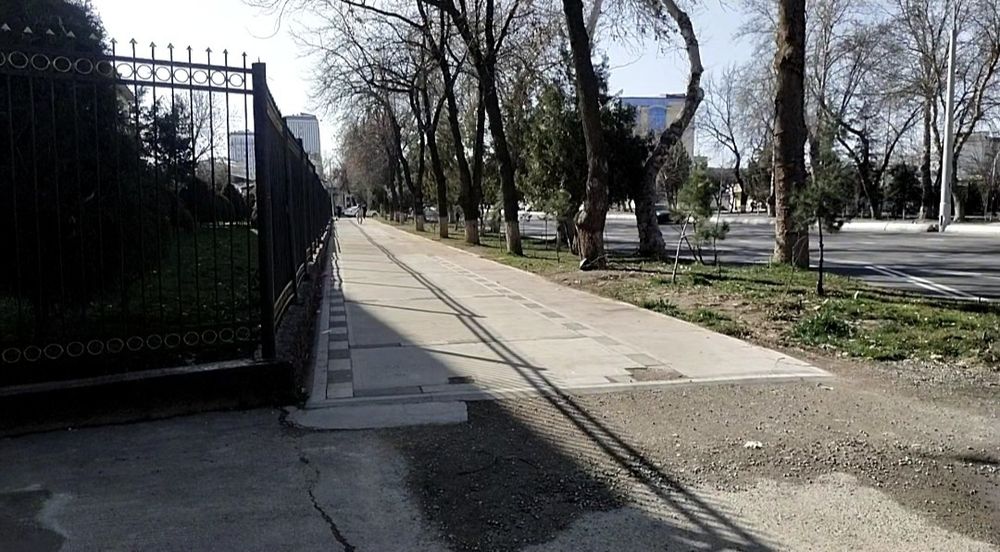 (Срочно) (сена за сотка) 1 линия Юнусабад Проспект Амир Темур шох куча