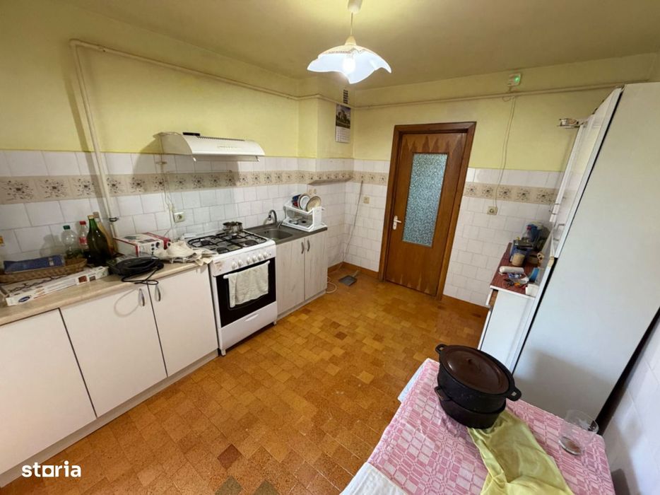 Apartament 3 camere, etaj 2 - Cugir