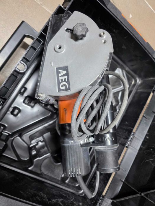 Mașină de frezat pentru caneluri de perete AEG 9500RPM 125mm 1500W