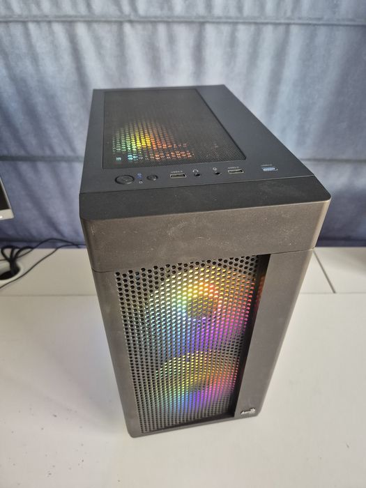Gaming PC GTX 1660 6GB cu i5-11400 + 1TB SSD si 16GB DDR4-3000 LPX