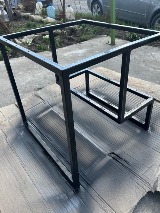 Ръчно изработена холна маса – индустриален стил (дърво + метал)