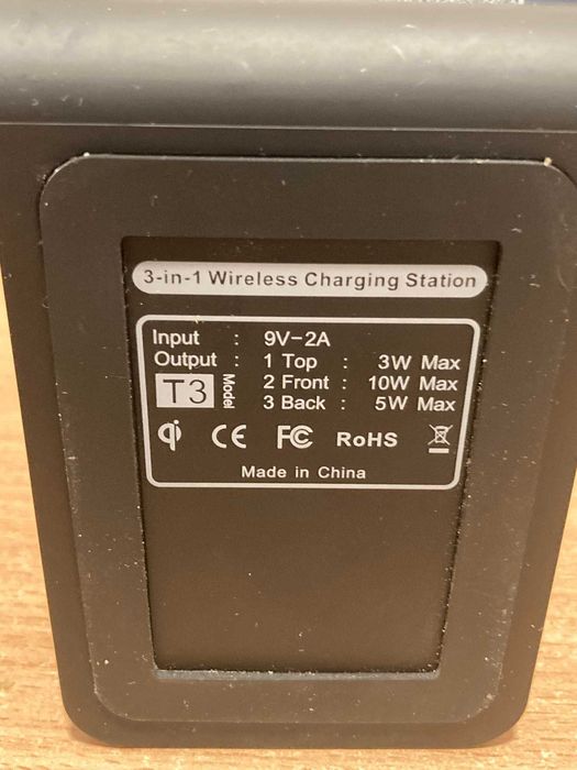 Безжична Зарядна станция за Iphone устройства 3 в 1