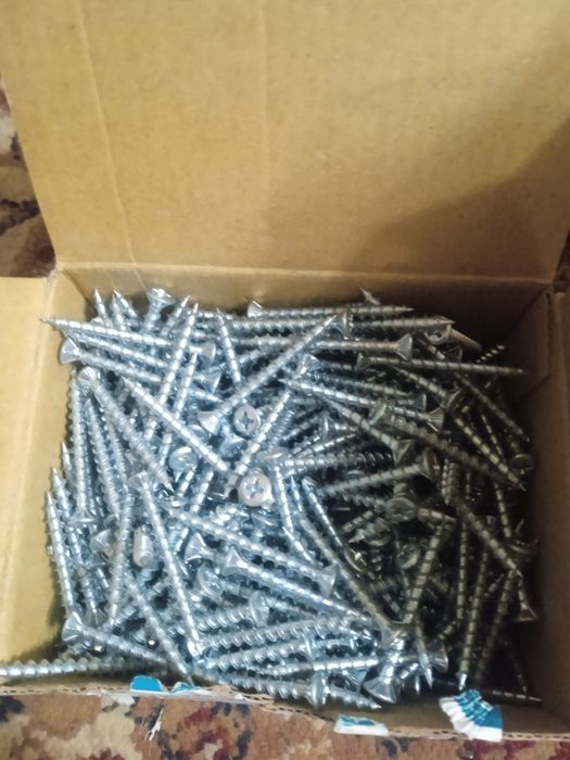 Шурупы по дереву и металлу