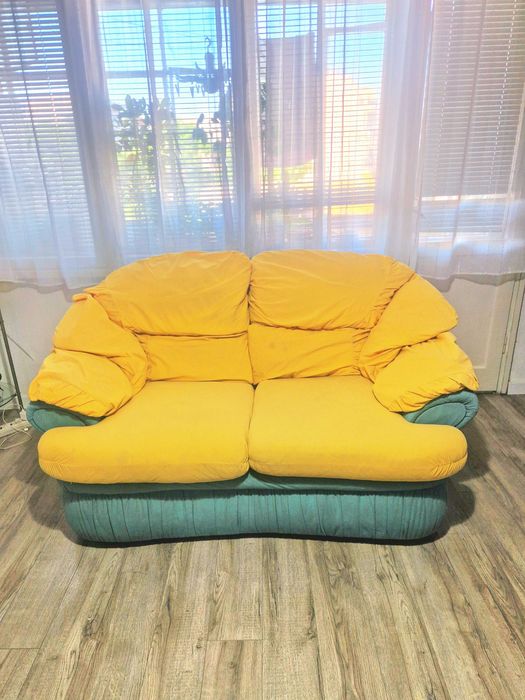 Двуместен диван, мек и удобен с размери 150 на 100см за 199лв.