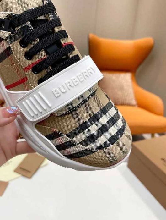 Adidasi Burberry