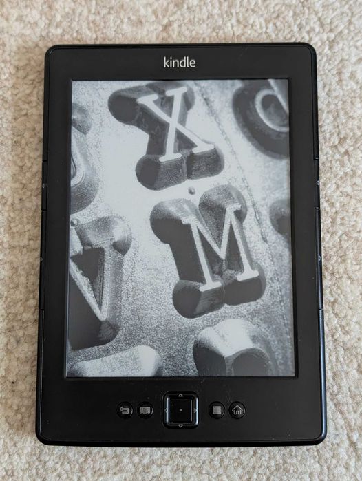 Kindle 4 pentru carti, reviste PDF etc