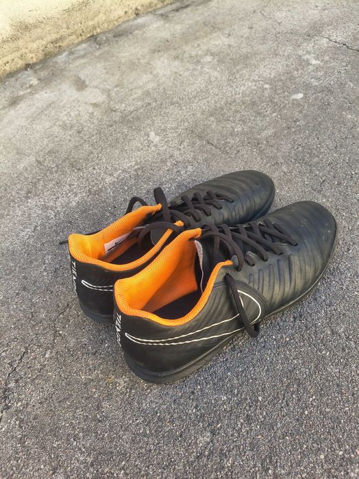 Vând ghete fotbal Nike Tiempo X