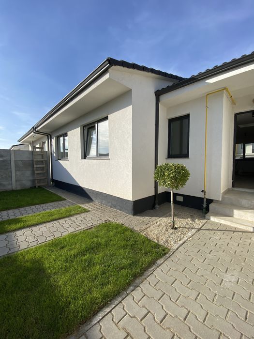 Dau in chirie casa in cartierul Viena