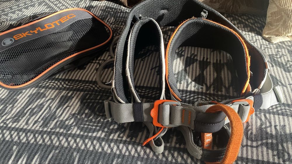 Седалка за катерене сбруя