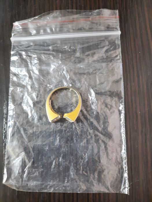 Продается кольцо женское