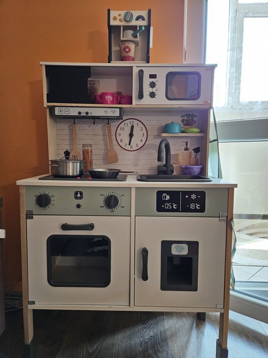 Детска дървена кухня