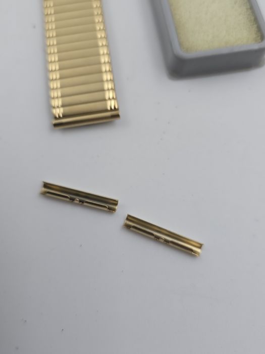 Bratara elastică ceas