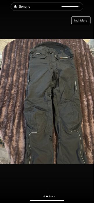 Costum cu protectie pentru motociclisti