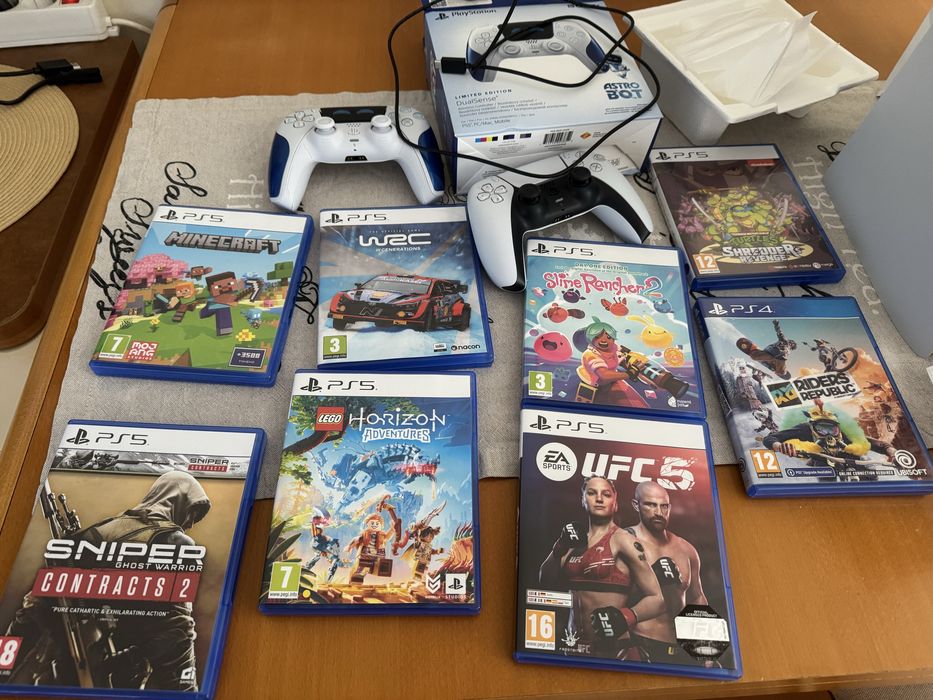 PlayStation 5..гаранция..2-контролера и 8 игри