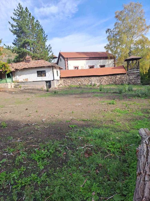 Продавам парцел  УПИ с електричество и вода