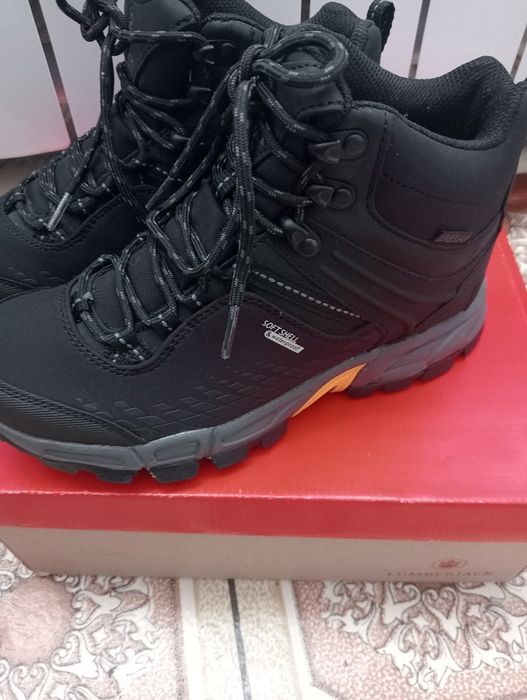 Продаю ботинки почти новые