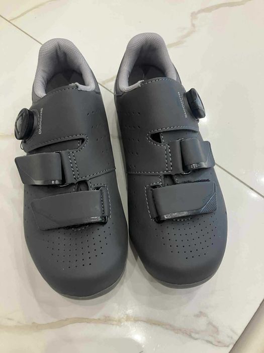 Шпайкове / дамски обувки за колоездене Shimano