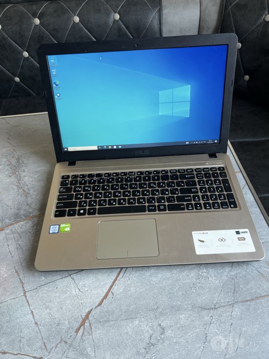 Asus core i3 7020 4gb Ram 1 TB HDD
