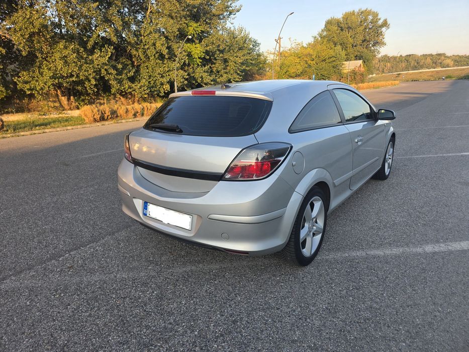 Opel Astra H GTC