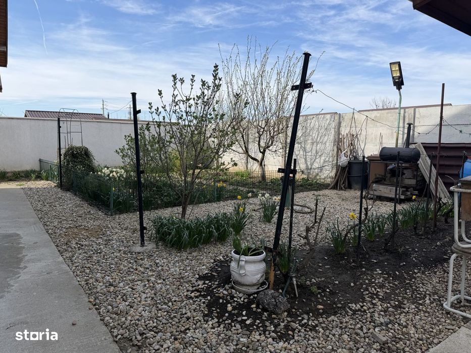 Casa individuala mobilata Teghes Domnesti cu 400mp teren