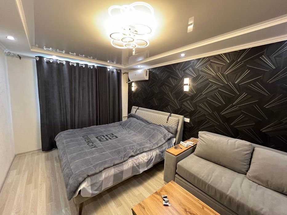 Сдается 1 комнатная квартира
С обстановкой ЛЮКС
В горде Алмалыке