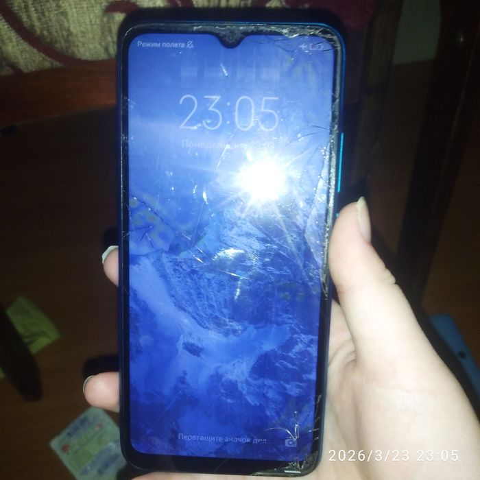 продам телефоны на запчасть