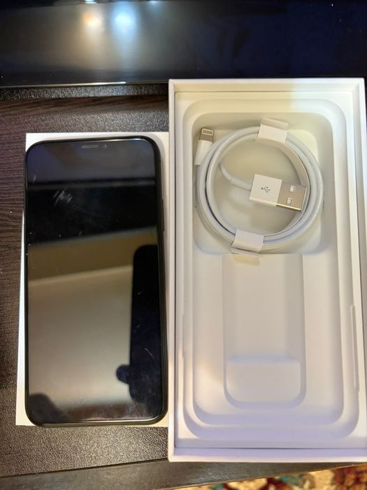 Продаю iPhone XS