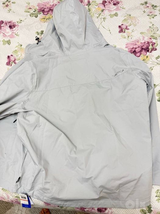 Продается новая куртка Nautica.