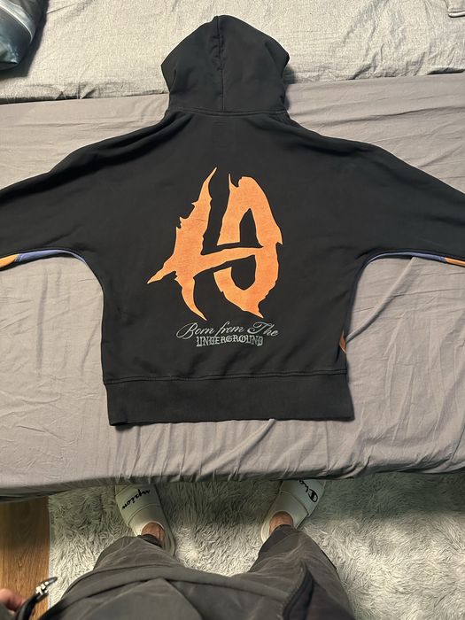 Луда екип много рядък