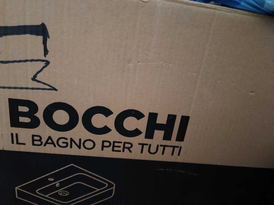 Мивка за монтаж върху плот или шкаф  -Milano 37cm бял гланц Bocchi.