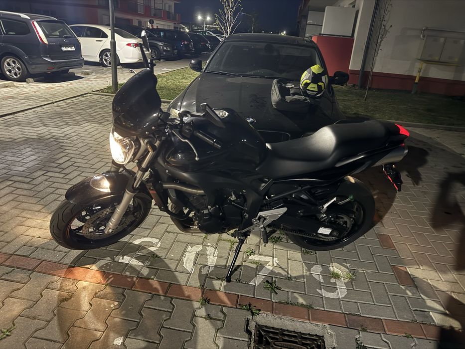 Motocicleta Yamaha FZ6 Naked