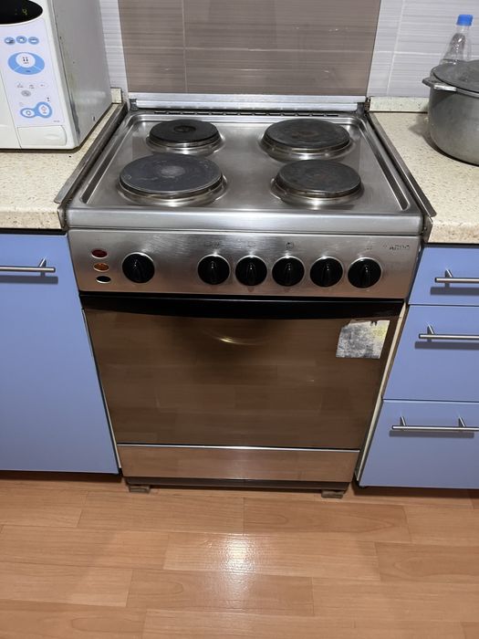 Продам электрическую плиту ARDO